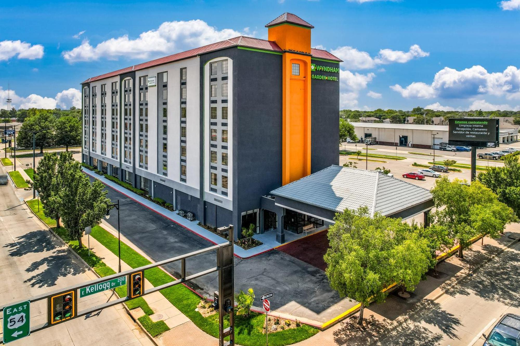 Wyndham Garden Wichita Downtown Hotel Exterior photo