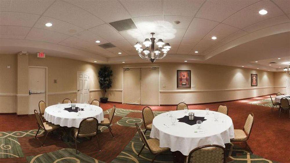 Wyndham Garden Wichita Downtown Hotel Exterior photo
