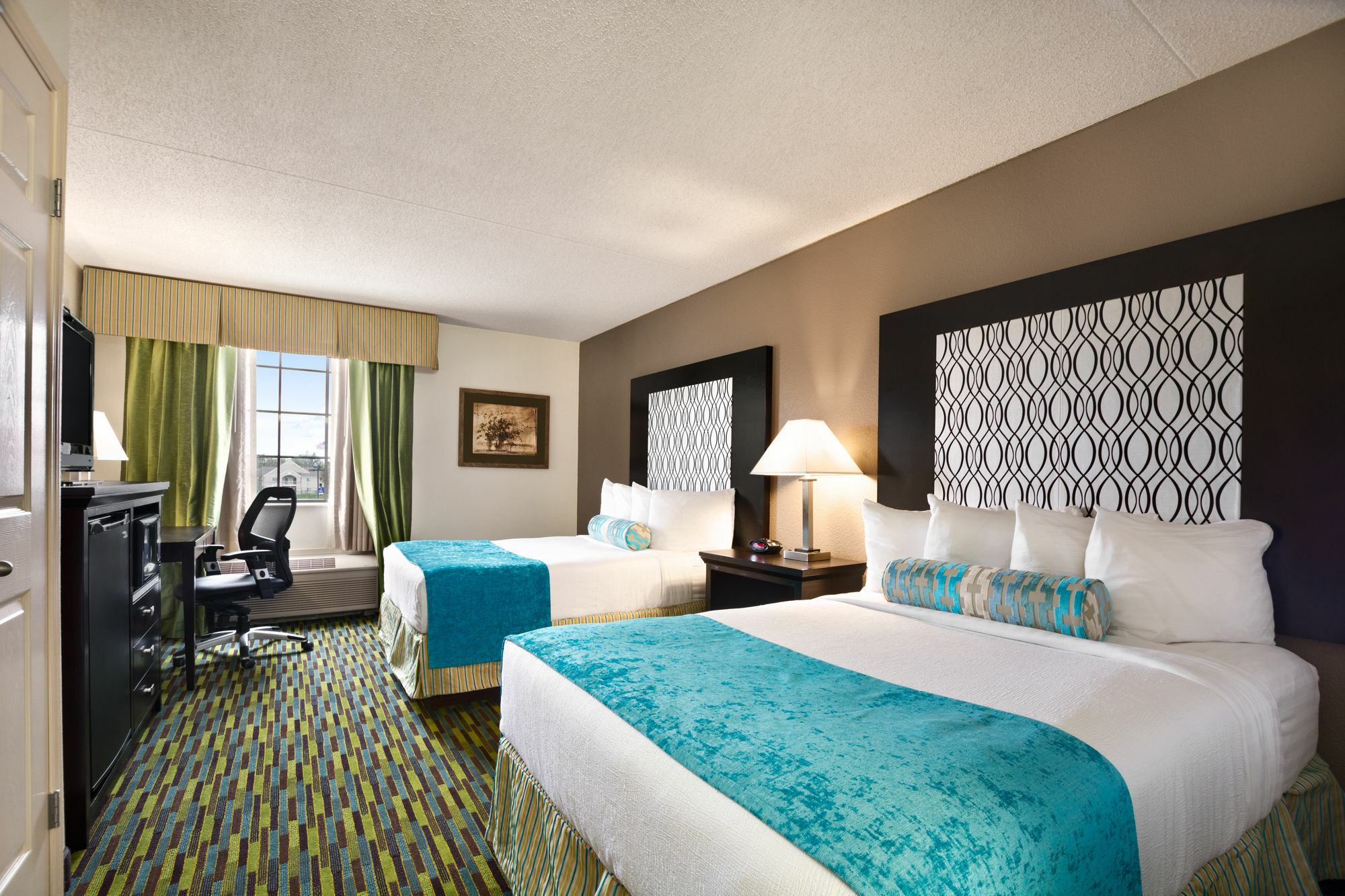 Wyndham Garden Wichita Downtown Hotel Exterior photo